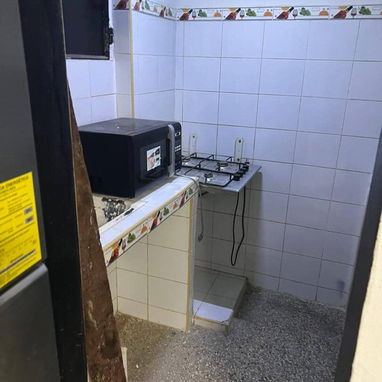 Se vende casa puerta calle en centro habana(zona soterrada) - 8/9