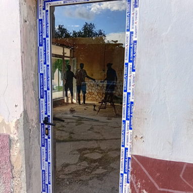 CARPINTERIA DE ALUMINIO CON CRISTAL . - 5/10