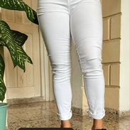 Pantalones talla L - Img 55794537