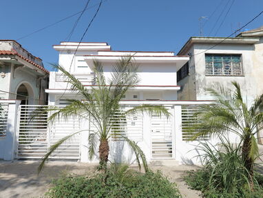 Casa Independiente en Miramar, Playa. Con 4/4, Garaje, Telefono, Sotano. - Img 52437741