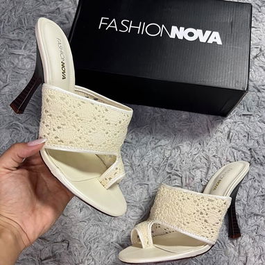 Tacones FashionNova 👠 - 4/5