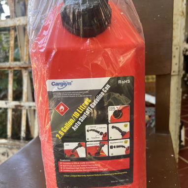 Se venden tanques de gasolina (solo el tanque) 5lt a 15 usd y 10 lt a 25 usd - Img 124823549