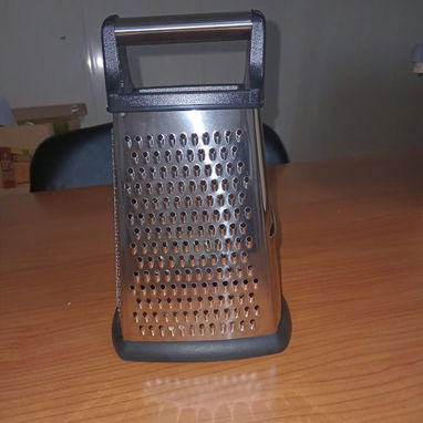 RALLADOR DE COCINA CON 4 CARAS, ENTREGA DE FACTURA. VARIEDAD DE ÚTILES DEL HOGAR, ELECTRODOMÉSTICOS, TECNOLOGÍA, ETC - Img 117914957