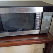 Microwade Sansung. De uso. Grande. Muy cuidado. Tiene detalle. No enciende.  10 mil CUP.    54002646 - Img 57895648