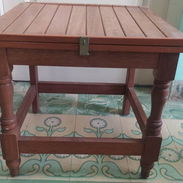 CURIOSIDAD: SILLA QUE SE CONVIERTE EN MESA Y VICEVERSA. EXCELENTE MADERA. 35 USD. - Img 57563947