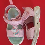 Sandalias y tenis - Img 55472694