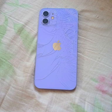 ✅ Vendo iPhone 📲 12 en 220 USD  Batería 🔋 81 original  Almacenamiento 64 g  Tiene la última actualización ⚙️ 26.2  Nun - Img 123970044