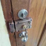 Montaje de Yales, Picaportes y Cerraduras (OJO: Puertas de madera.) 🔐 - Img 48729145