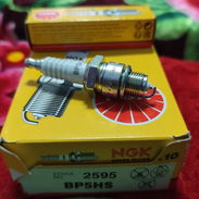 Bujía NGK Corta BP5HS - Img 54469914