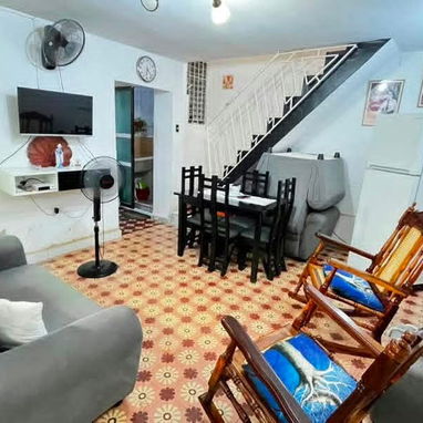 Venta de Apartamento interior de dos plantas en Vedado, - 6/10