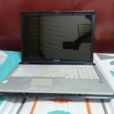 Laptops TOSHIBA Windows 7 - Img 121868620
