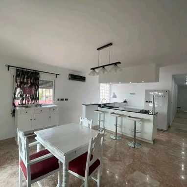 Preciosa propiedad moderna independiente en la zona residencial Casino Deportivo - 5/10