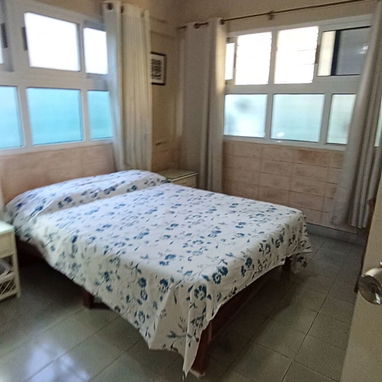 Apartamento en Vedado de 3 habitaciones y kit solar - 8/10