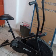 Bicicleta Estática - Img 56370031