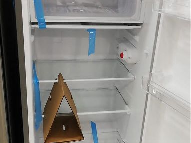 Refrigerador de 6 pies. Nevera. Freezer - Img 65827491
