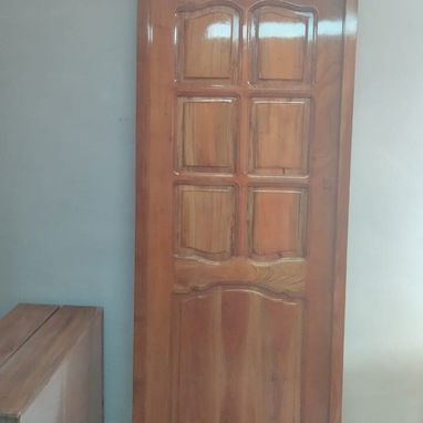 Se realizan trabajos en carpintería - Img 124299374