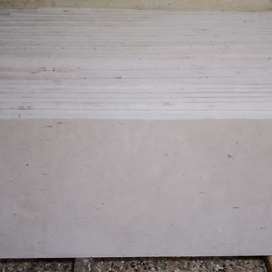 Planchas, rodapié y losas de mármol color crema de muy buen material - Img 120403426
