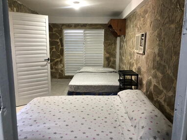 Renta casa de 3 habitaciones,2 baños,cocina,piscina en Guanabo a 50 m del mar, disponible,56590251 - Img main-image