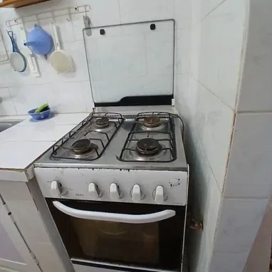 Se vende apto de 2 cuartos en el Vedado totalmente restaurado en excelente zona!!! - Img 118409233