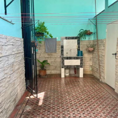 GG54 🚗 ¡Gran Oportunidad en Santa Amalia! Espacio para 5 Autos y 3 Cuartos Gigantes 🏡 - 7/10