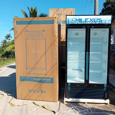 Exhibidora 20 pies Milexus Vertical Doble Puerta con cerradura Precio $1000 USD Transporte gratis. Garantía y factura. - Img 120896978