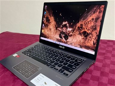 Laptop Asus recién traída, excelentes propiedades, leer dentro - Img main-image