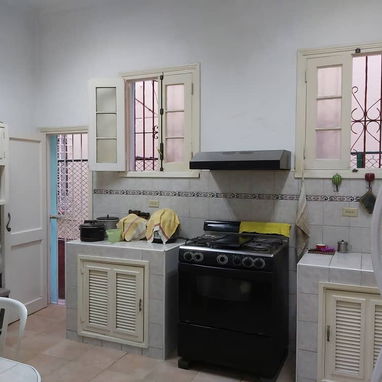 Hermosa casa independiente de tres habitaciones con garaje en excelente zona de Playa!!! - Img 97737510