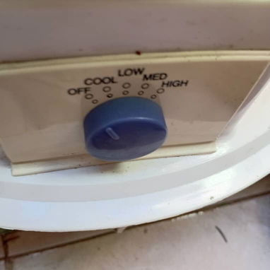 Vendo secadora de pelo portátil de mesa - Img 126143493