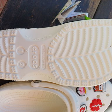 Suecos Crocs talla 39 nuevos - Img 122375096