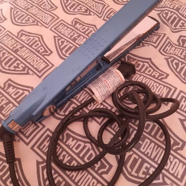 VENDO PLANCHA DE  PELO PROFESIONAL,SOLO 1 MES DE USO.DE 450 GRADOS - 2/2