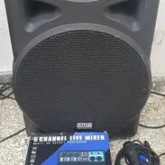 Bafle Autoamplificado profesional 15" con consola nueva y micrófono - Img 55967516