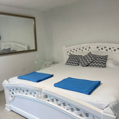 💎 Hostal Mi Cashita: Exclusividad y Confort al Más Alto Nivel en Boyeros - 4/10