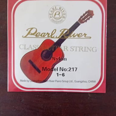 Cuerdas de acero y de nylon para guitarras acústicas y clásicas ..buen precio!!! - 2/2