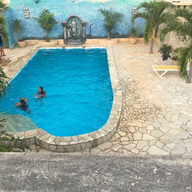 Alquiler de casa en la playa con piscina en Guanabo. Casa de renta en la playa a 8 cuadras del mar con piscina - Img 120967462