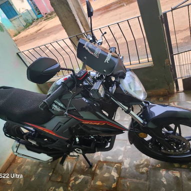 Vendo Lifan Panther Deportiva 250cc, caja 6ta, modelo LF250-10E 🏍️. - 3/4