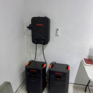 Técnico de sistemas solares, inversores fotovoltaicos y estaciones de energía - 3/4