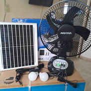 Ventilador recargable MARWA, con batería de 6-9 hrs de duración , Panel Solar , 2 Bombillos Externos y 1 Interno. - Img 55412026