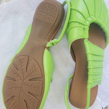 15 usd. Sandalias marca PIMV - 2/2