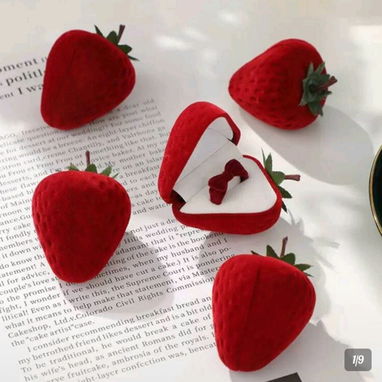 Cajitas para anillos en forma de corazon, fresa, y sombrero - 2/5