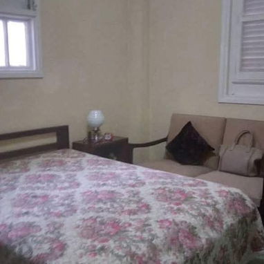 Excelente apartamento muy cerca de calzada y 12 en el vedado.  Ubicado en el primer piso de un edificio de los año' 50 . - Img 117448323