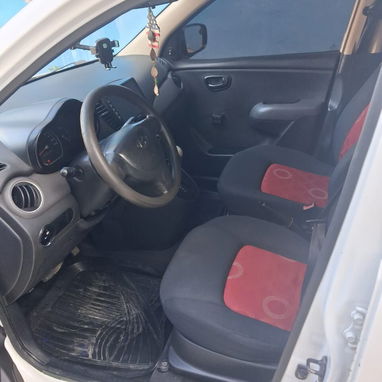Hyundai i10 Año 2009 - 4/5