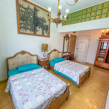🏡 Renta de Apartamento En La Habana Vieja. 💵 Precio por habitación: 30 usd. 📞 Reservas: +5363170269 - 10/10