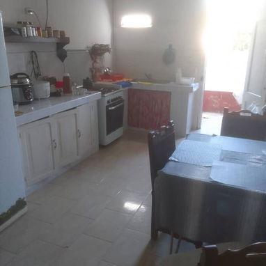 Espectacular casa en Kohly con 4 cuartos y grandes jardines a la venta!!!! - Img 119574576
