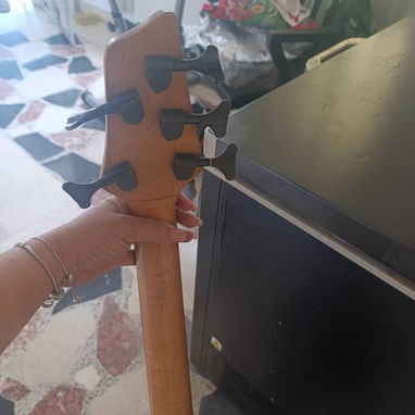 Bajo Activo 5 cuerdas Washburn - Img 126125207