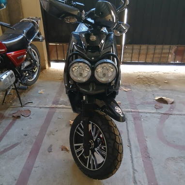 Venta de moto automática bucatti ava avispón de pocos km cadi nueva 2200 usd - 3/3