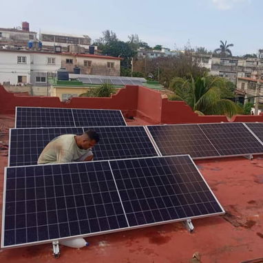 LA CASONA DE KIKO en Playa, está ubicada en una zona residencial, tranquila y segura. Tenemos paneles solares - Img 120817928