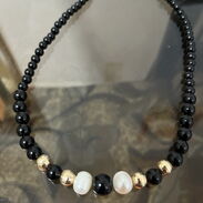 Collar de coral negro oro 10k y perlas muy moderno tipo gargantilla - Img 45337793