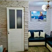 APARTAMENTO TRIPLEX DE 4 CUARTOS EN EL VEDADO POR 25000 USD! (REMODELADO, CERCA DE 26 Y 17) - Img 57561843