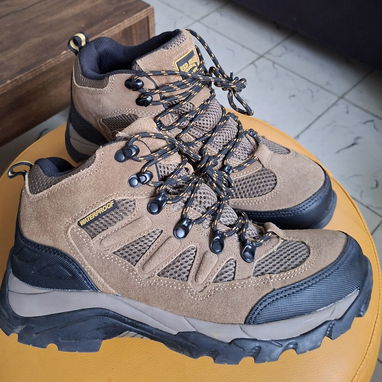 Zapatos nuevos ha buen precio y mochilas para la escuela con su merendero. - Img 114781081