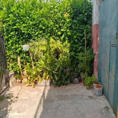 *$22.000usd ó EUROS. Posible ajuste  con dinero en mano. En venta casa  puerta de calle en  Santiago de Las Vegas. Boyer - 5/10
